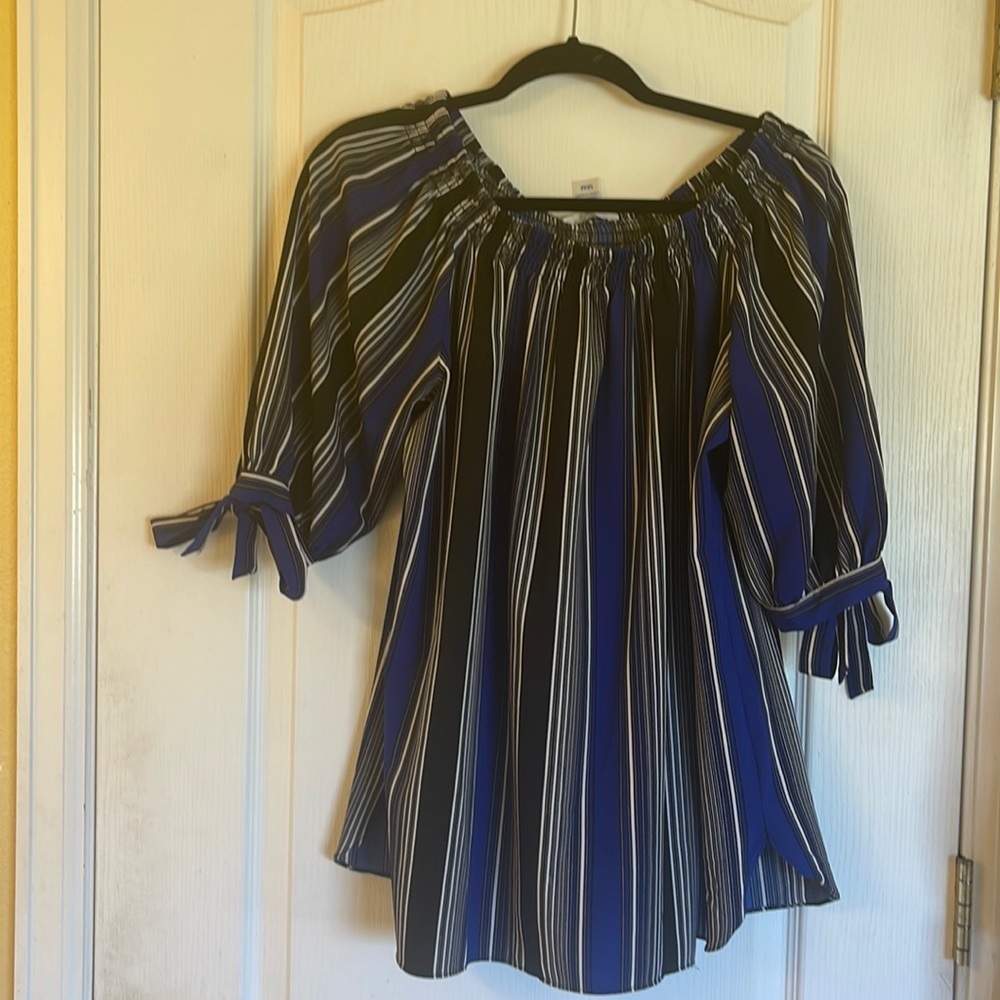 Beautiful Nygard blouse, size size, medium